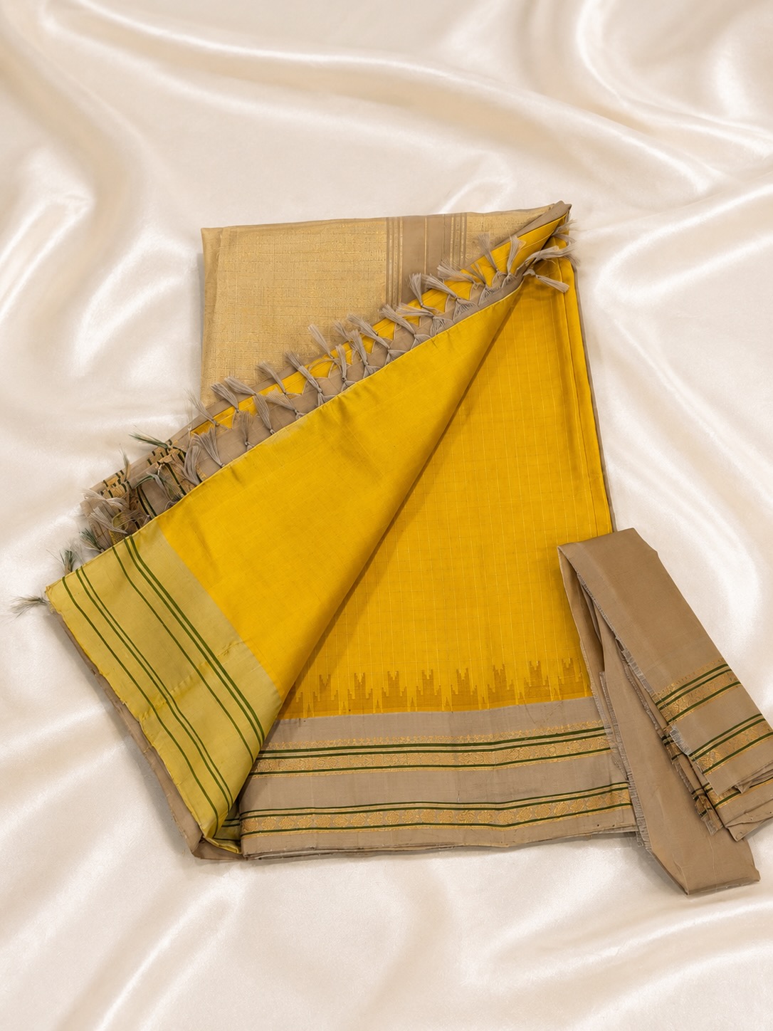 Temple Border Gadwal Silk Saree